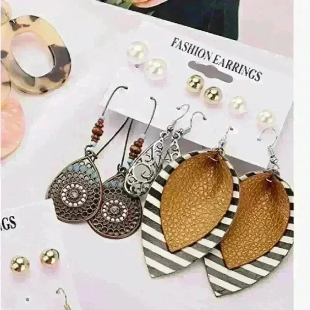 New Earring Set - Picture 3 of 4